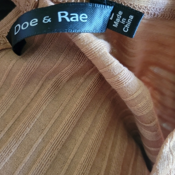 NWT Doe & Rae Women's Tan Criss-cross Back Long Sleeve Top Size Large - Picture 3 of 6